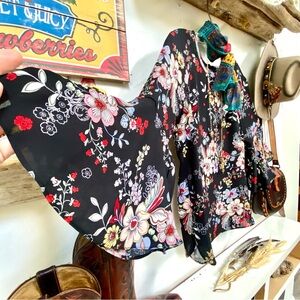 Gypsy sleeves boho floral blouse w country shabby chic vibe